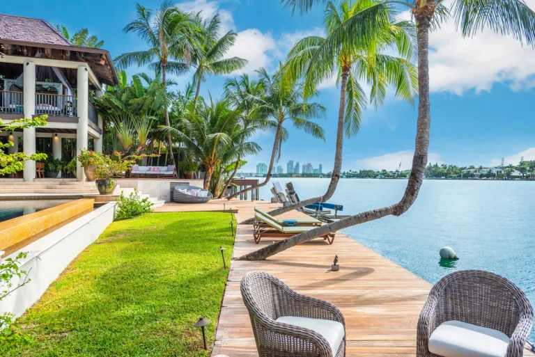 Guide to Private Island Summer Villas USA: Infrastructure & Preservation