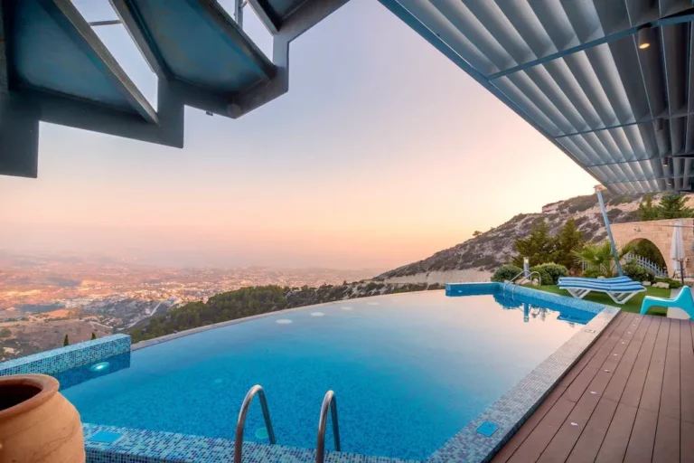 Strategic Manual on Summer Villas Planning Tips: Architecture and Systems